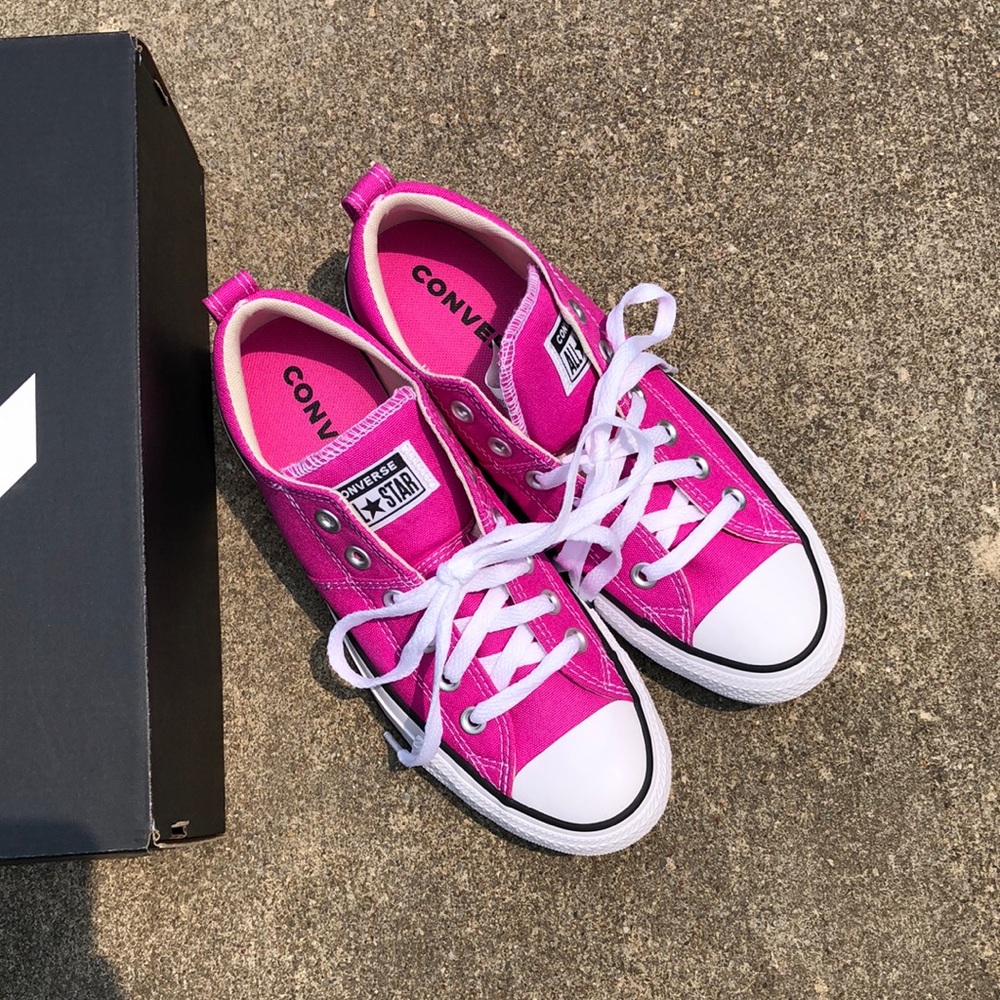 NWT NWB Converse size 7.5 Women cute pink